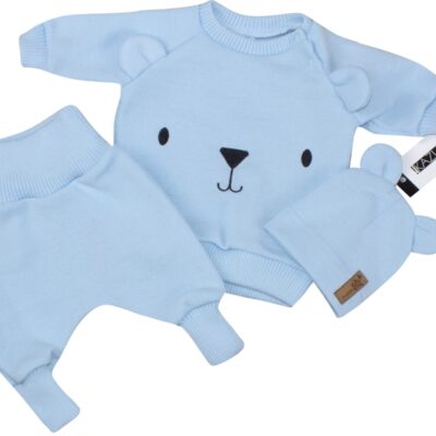 Pletená dojčenská sada 3D Medvedík, svetrík, tepláčiky + čiapočka Kazum, modrá, veľ. 62