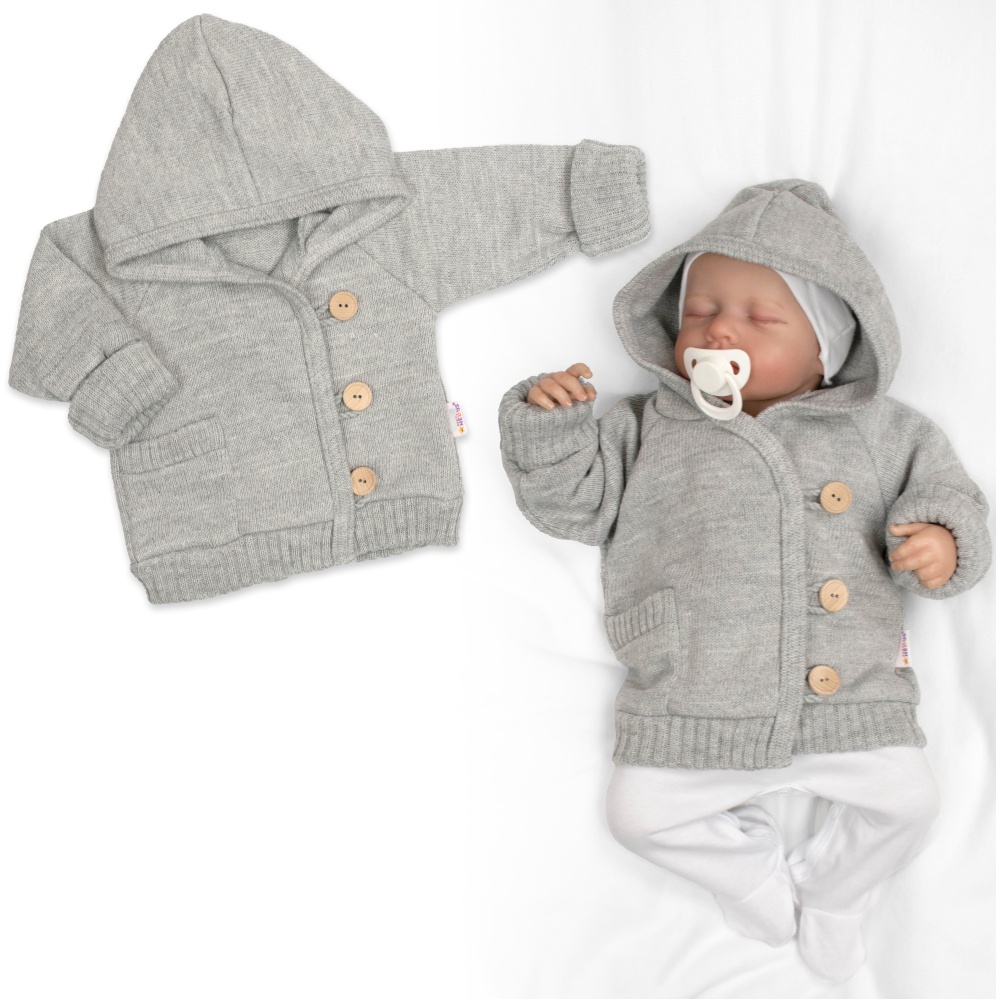 Rastúci pletený svetrík s kapucňou, zapínanie gombíkmi - šedý