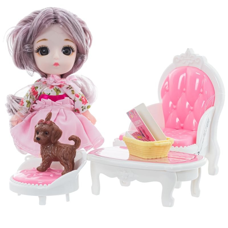 Tulimi: Bábika Mili v obývačke